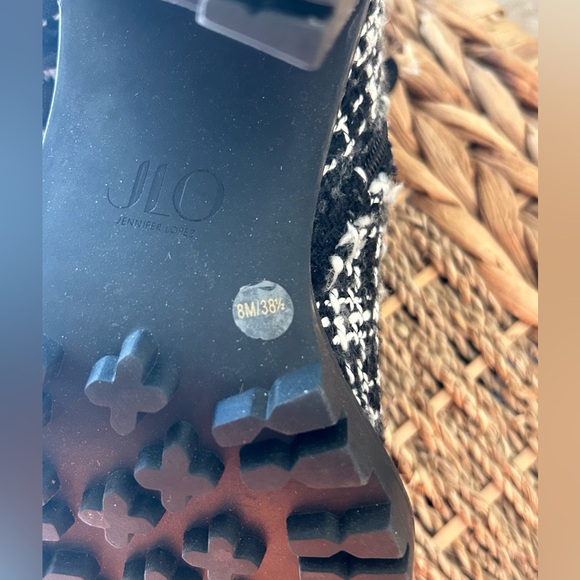 MARKDOWN on Jennifer Lopez NWOT Size 8 Plaid Platform Boots - Picture 6 of 8